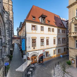 4* Hotel Cerny Slon