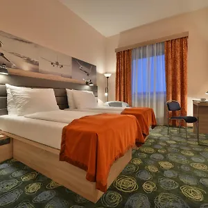 Ramada Airport **** Prague